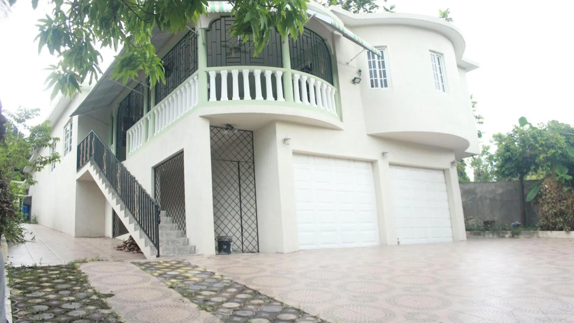 Sun Valley Retreat In Montego Bay